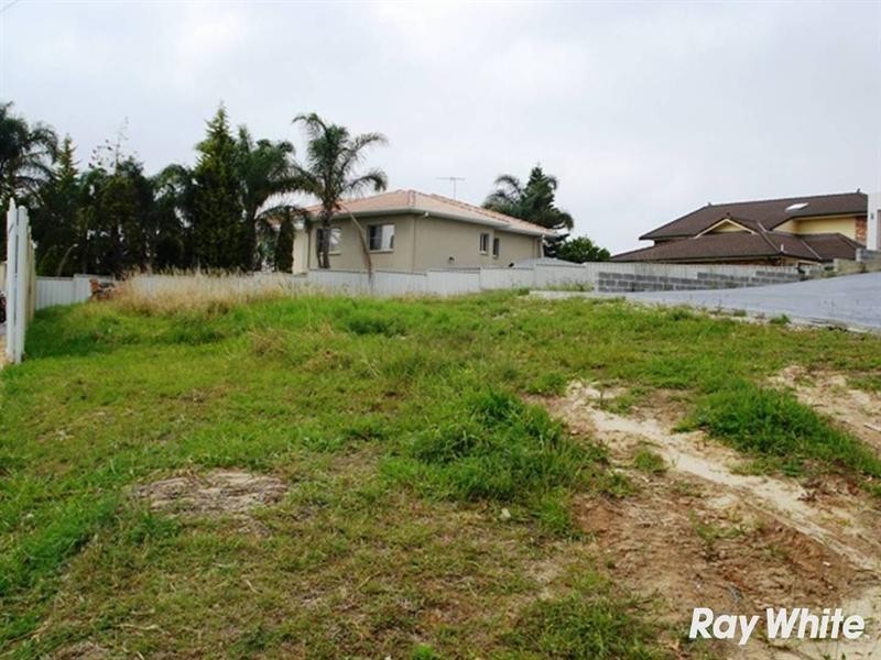 Edensor Park NSW 2176