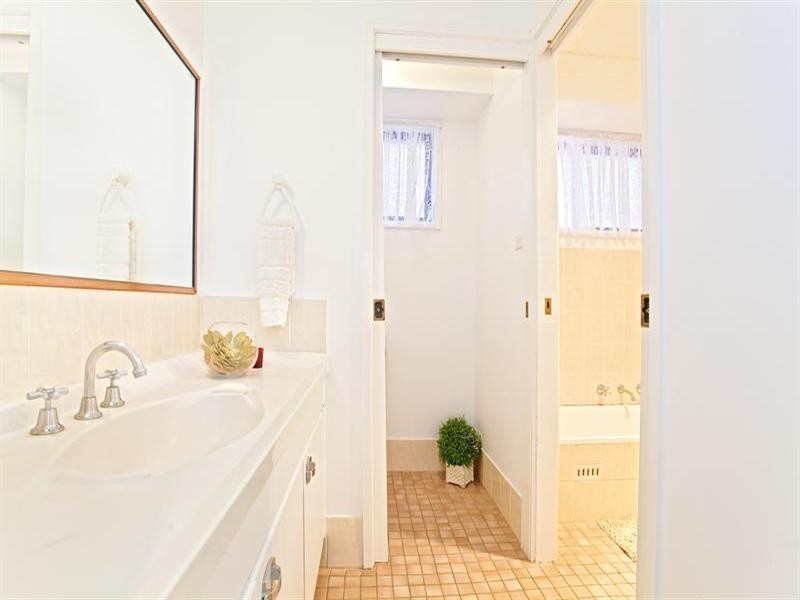 5 Penguin Parade, Hinchinbrook NSW 2168