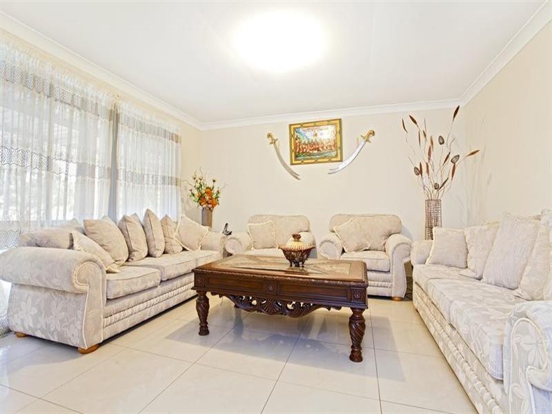 260 Whitford Road, Green Valley NSW 2168