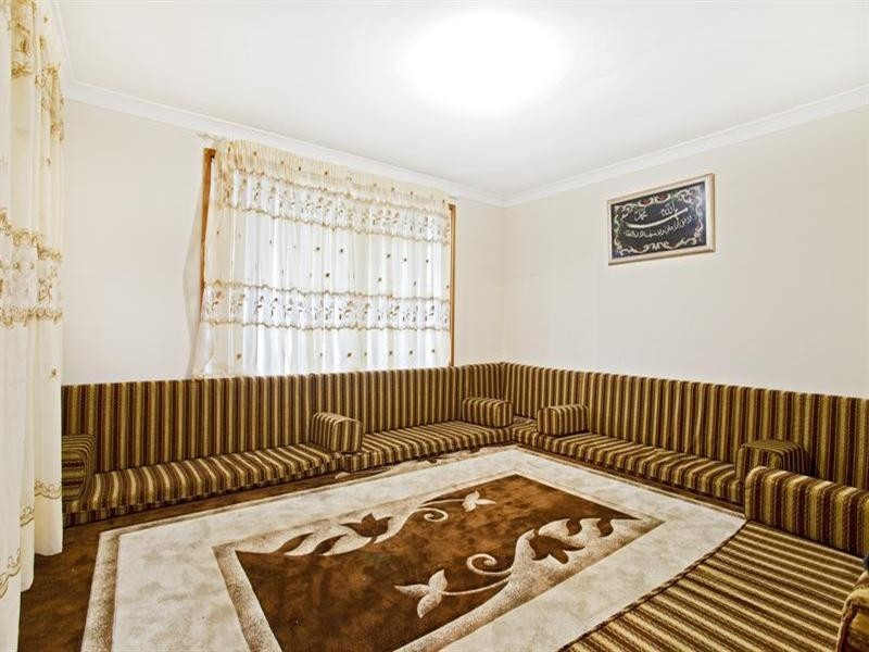 260 Whitford Road, Green Valley NSW 2168