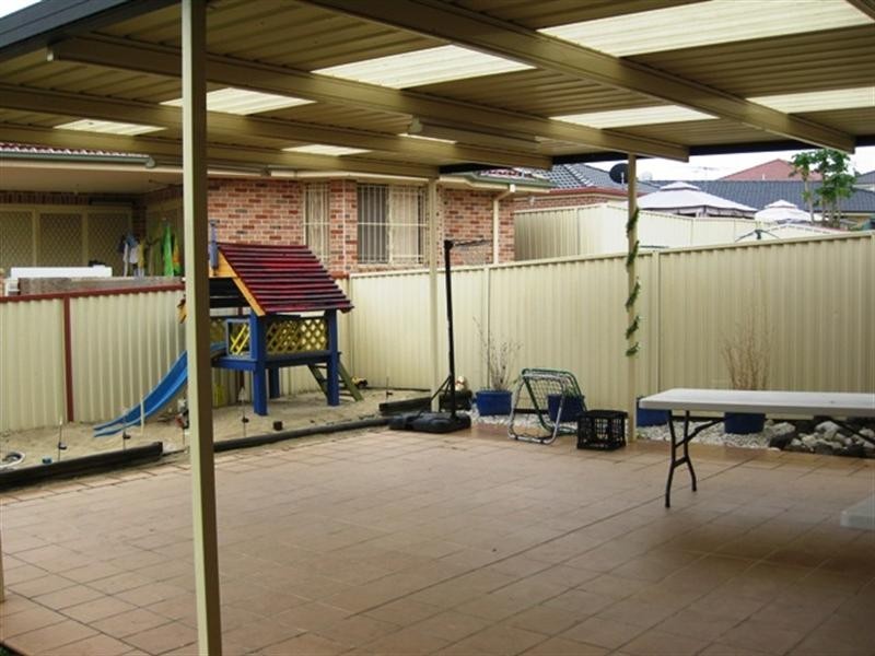 27 Hollows Place, Bonnyrigg NSW 2177