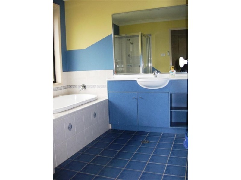 27 Hollows Place, Bonnyrigg NSW 2177