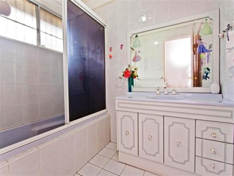 8 GOVE Avenue, Green Valley NSW 2168