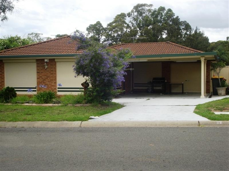 22 Swan Circuit, Green Valley NSW 2168