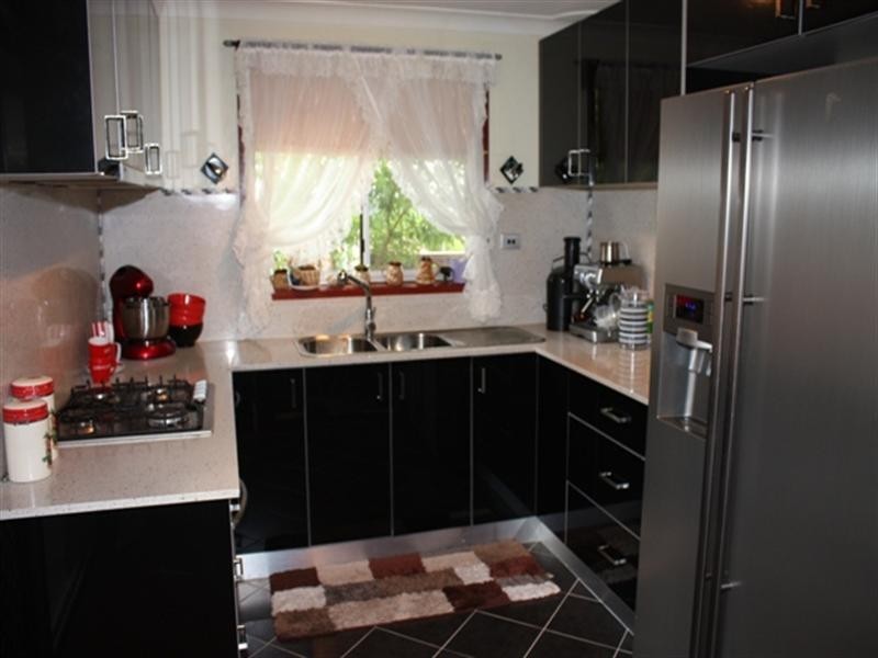 4 Gove Avenue, Green Valley NSW 2168