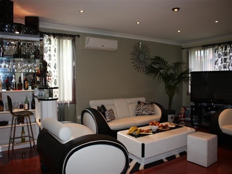 4 Gove Avenue, Green Valley NSW 2168