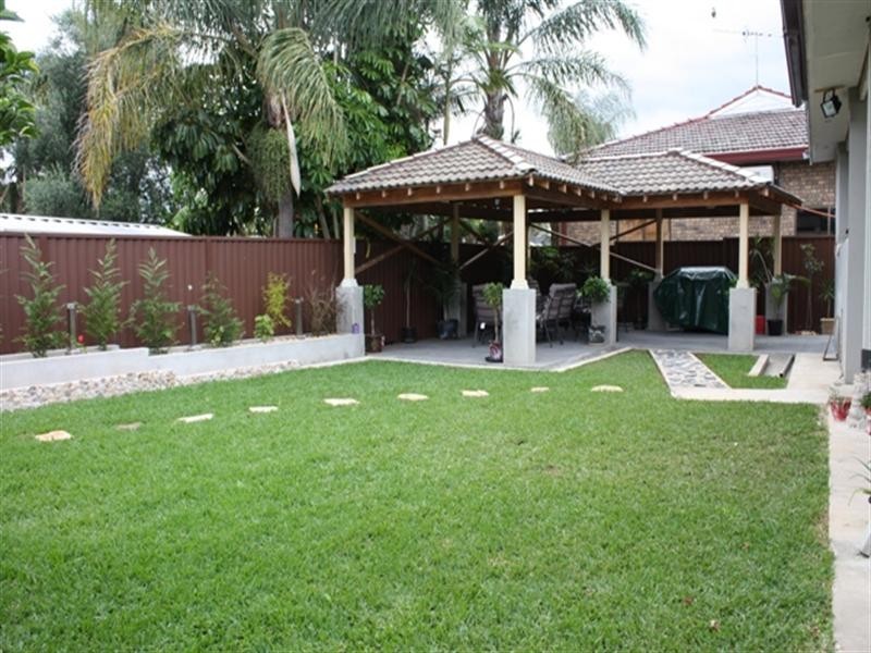 4 Gove Avenue, Green Valley NSW 2168