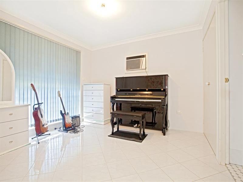 288 Whitford Road, Green Valley NSW 2168