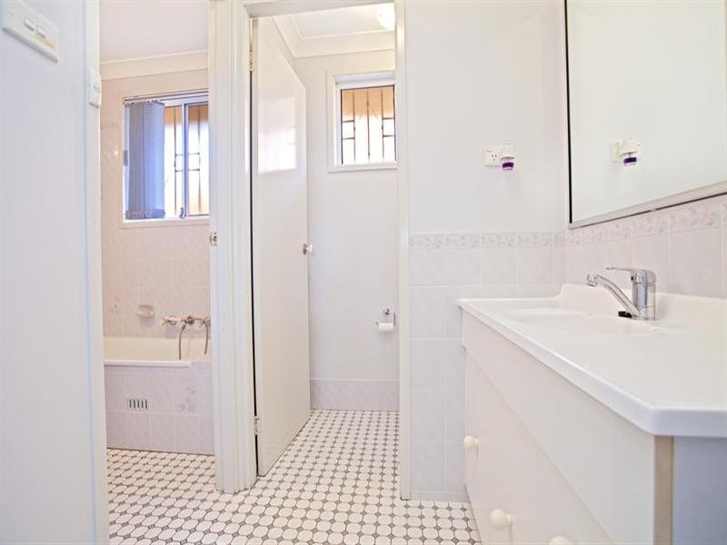 288 Whitford Road, Green Valley NSW 2168