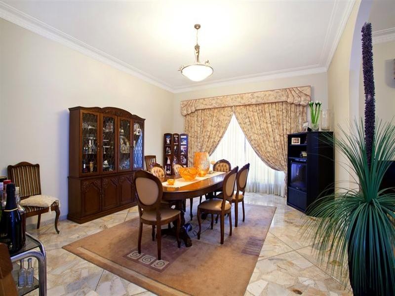 Edensor Park NSW 2176