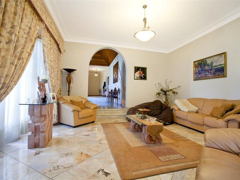 Edensor Park NSW 2176