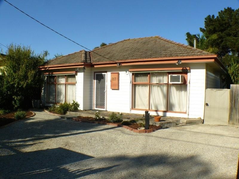 27 Bayside Grove, Seaford VIC 3198