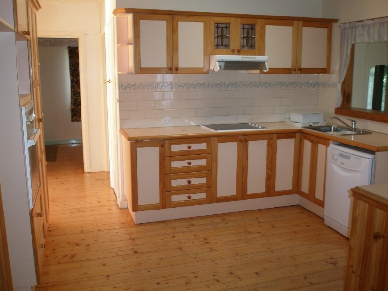 27 Bayside Grove, Seaford VIC 3198