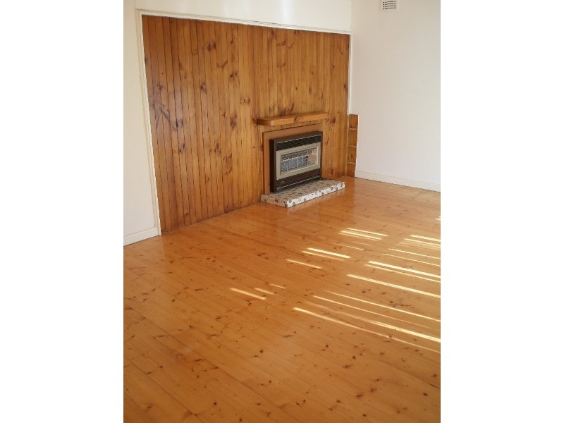 27 Bayside Grove, Seaford VIC 3198