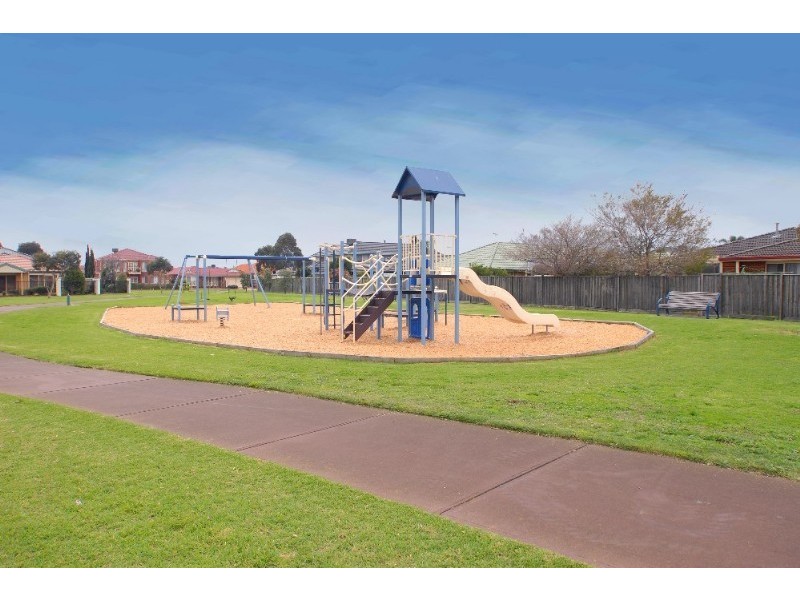 17 Starboard Lane, Patterson Lakes VIC 3197