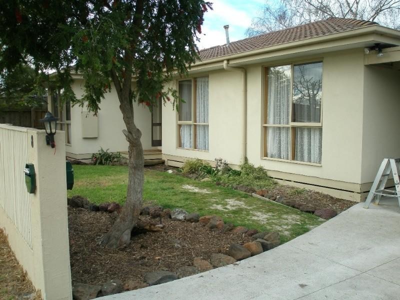 8 Ninth Avenue, Chelsea Heights VIC 3196