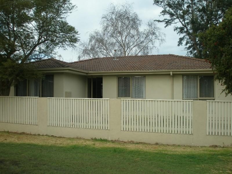 8 Ninth Avenue, Chelsea Heights VIC 3196