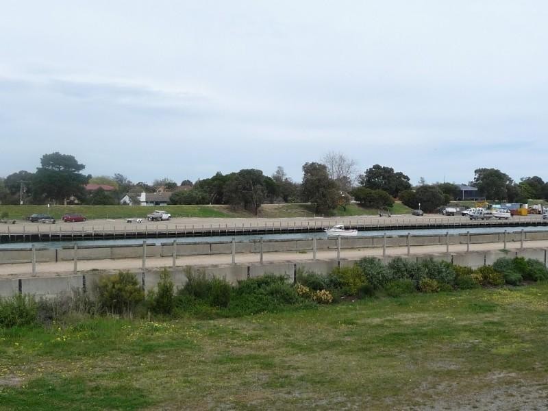 13 Ferrier Grove, Bonbeach VIC 3196