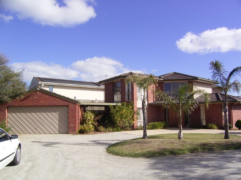 12 Manhattan Court, Patterson Lakes VIC 3197