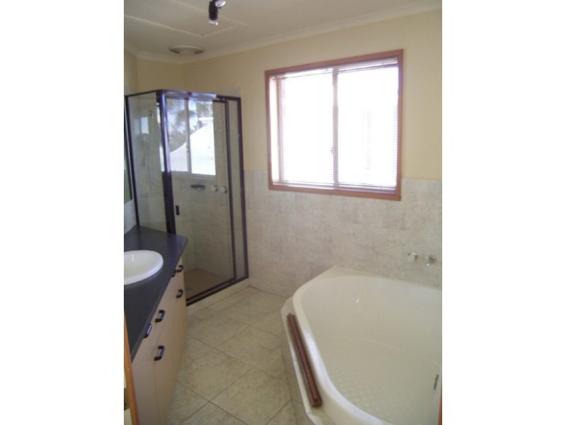 12 Manhattan Court, Patterson Lakes VIC 3197