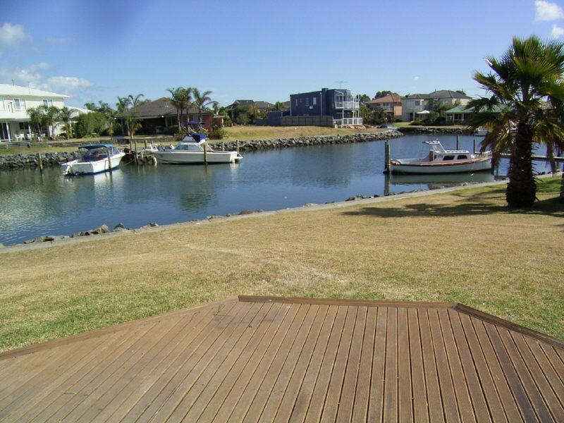 12 Manhattan Court, Patterson Lakes VIC 3197