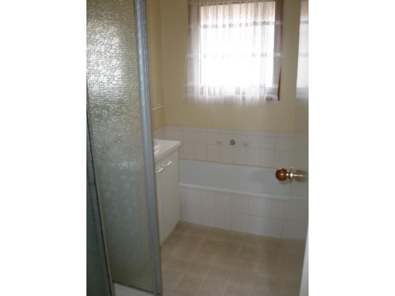 1/2 Linton Close, Chelsea Heights VIC 3196