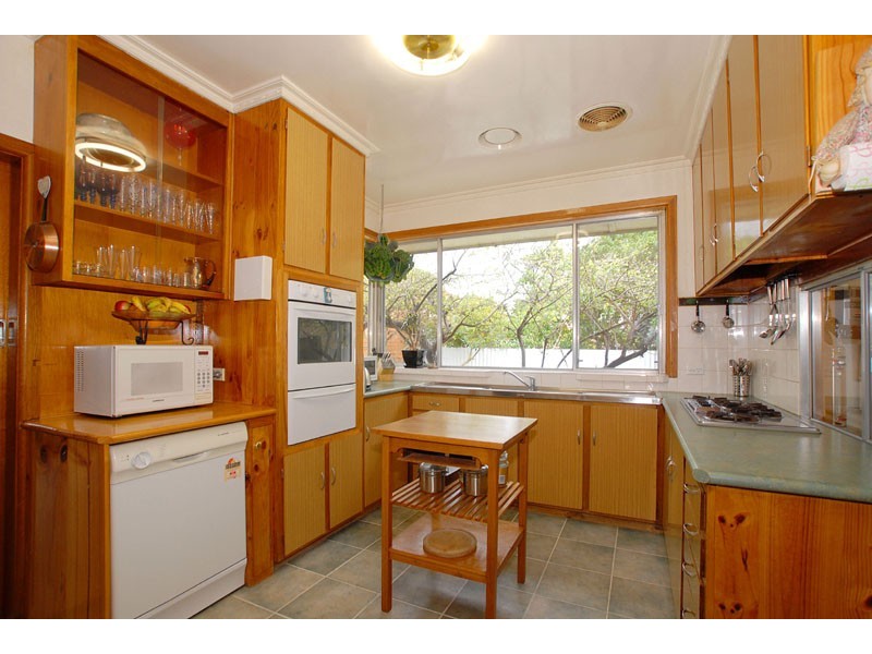 22 Woodbine Grove, Chelsea VIC 3196