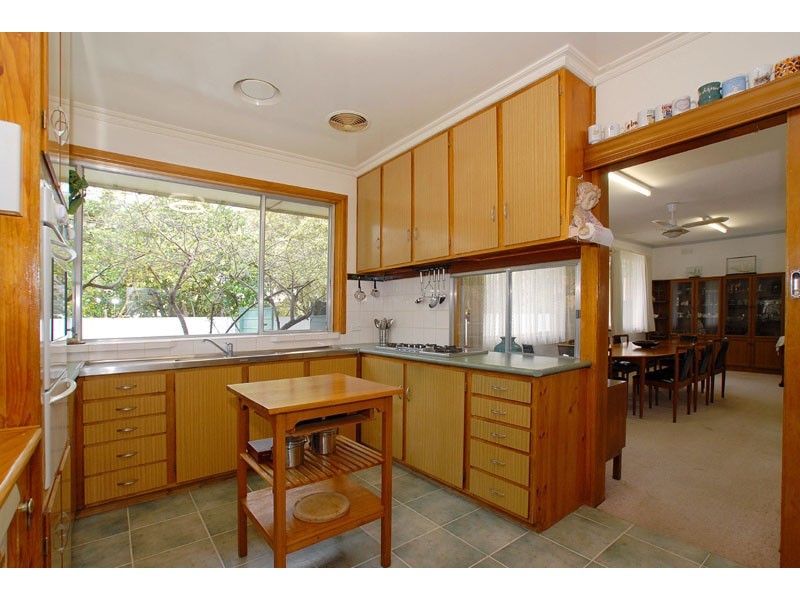 22 Woodbine Grove, Chelsea VIC 3196