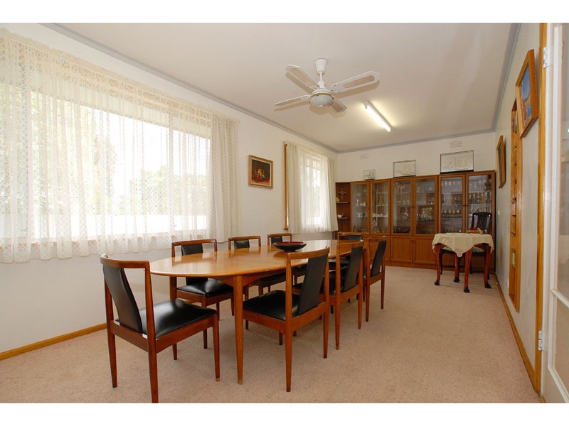 22 Woodbine Grove, Chelsea VIC 3196