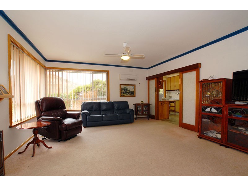 22 Woodbine Grove, Chelsea VIC 3196