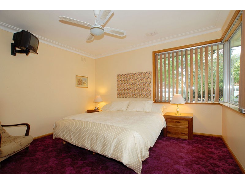 22 Woodbine Grove, Chelsea VIC 3196