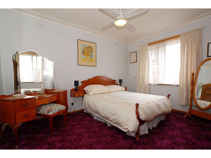 22 Woodbine Grove, Chelsea VIC 3196