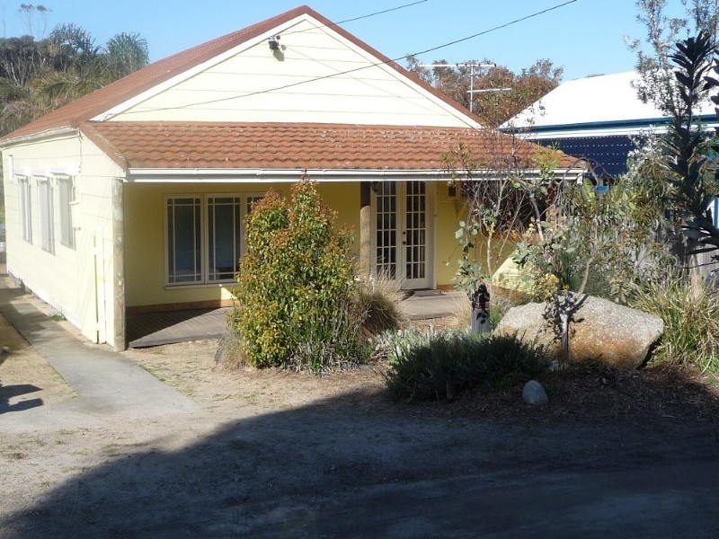 28 Beach Grove, Seaford VIC 3198