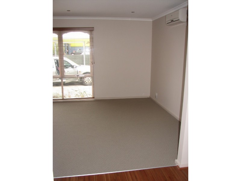 1/4 Buna Avenue, Seaford VIC 3198