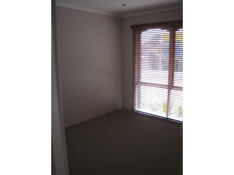 1/4 Buna Avenue, Seaford VIC 3198