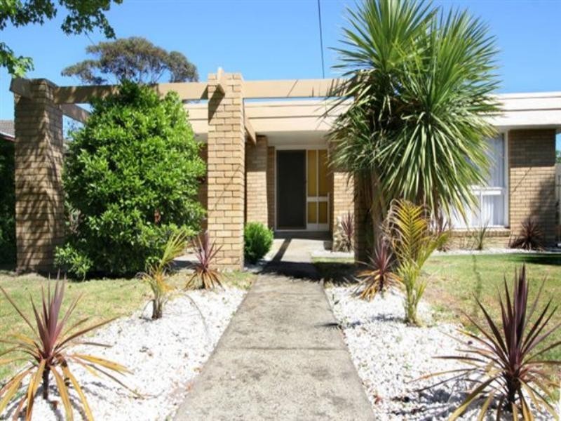19 Henry Crescent, Seaford VIC 3198