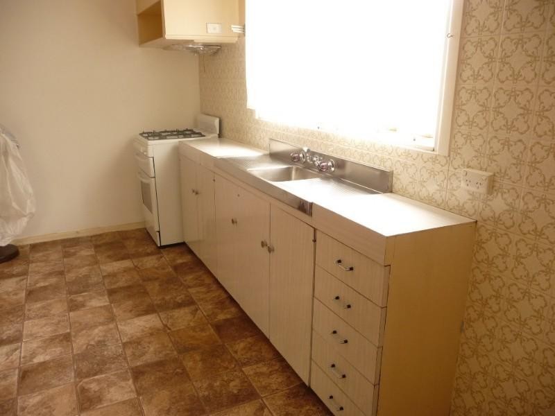 13a Foy Avenue, Chelsea VIC 3196