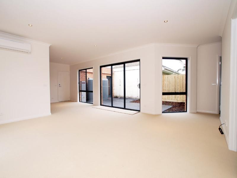 2/15 Canberra Street, Patterson Lakes VIC 3197