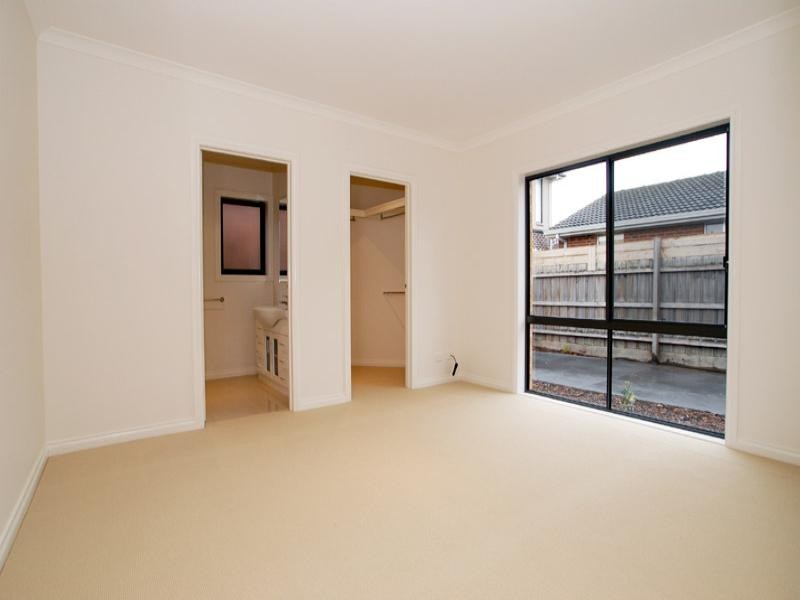 2/15 Canberra Street, Patterson Lakes VIC 3197