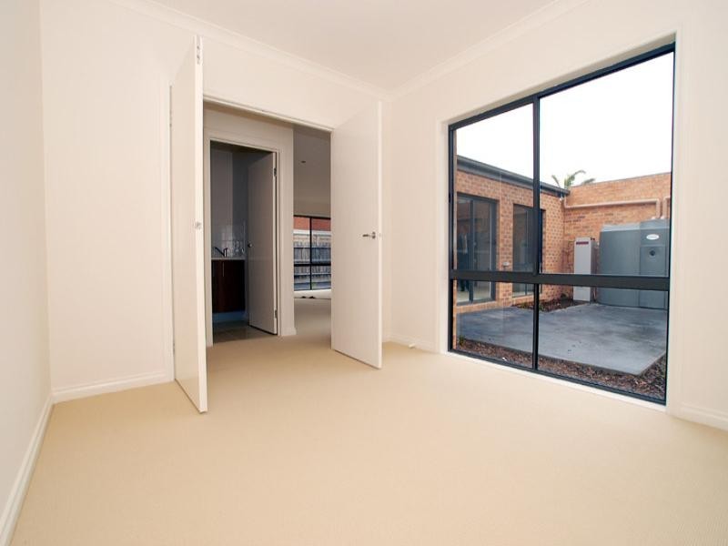 2/15 Canberra Street, Patterson Lakes VIC 3197