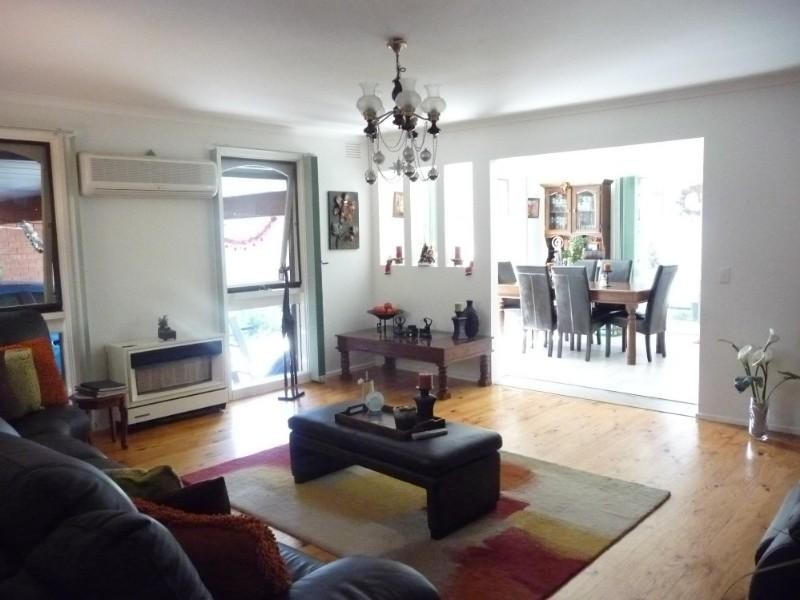 27 Balmain Drive, Carrum Downs VIC 3201