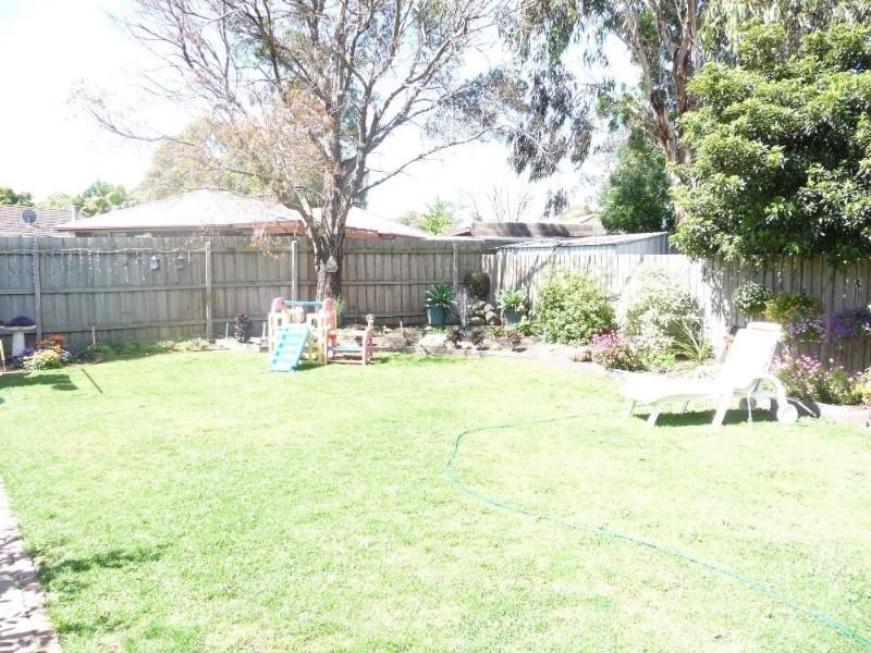 27 Balmain Drive, Carrum Downs VIC 3201