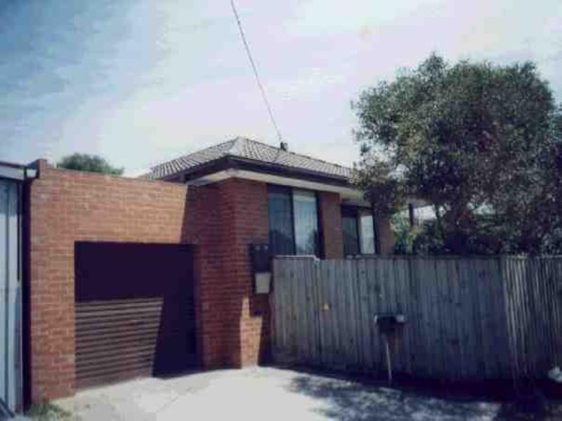 8 Little Colenso Street, Carrum VIC 3197