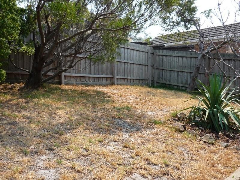 8 Little Colenso Street, Carrum VIC 3197