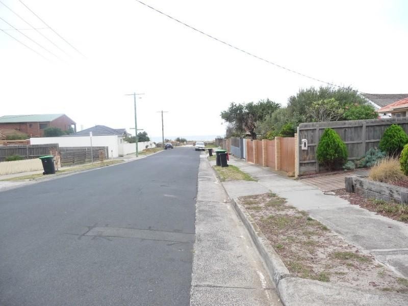 13A Chadwell Grove, Chelsea VIC 3196