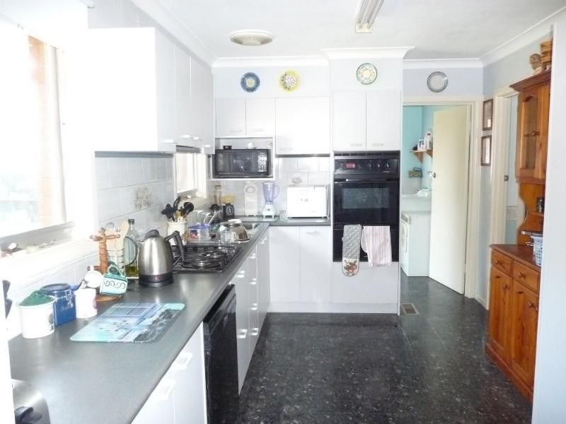 82 Hughes Avenue, Edithvale VIC 3196