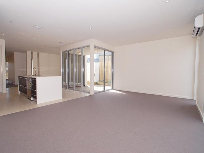 2A Roseberry Avenue, Chelsea VIC 3196