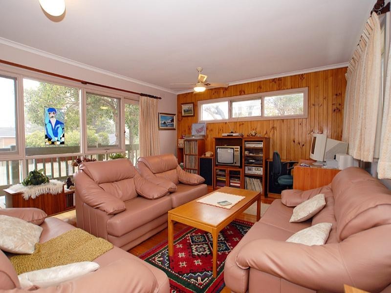 10 Bardia Avenue, Seaford VIC 3198