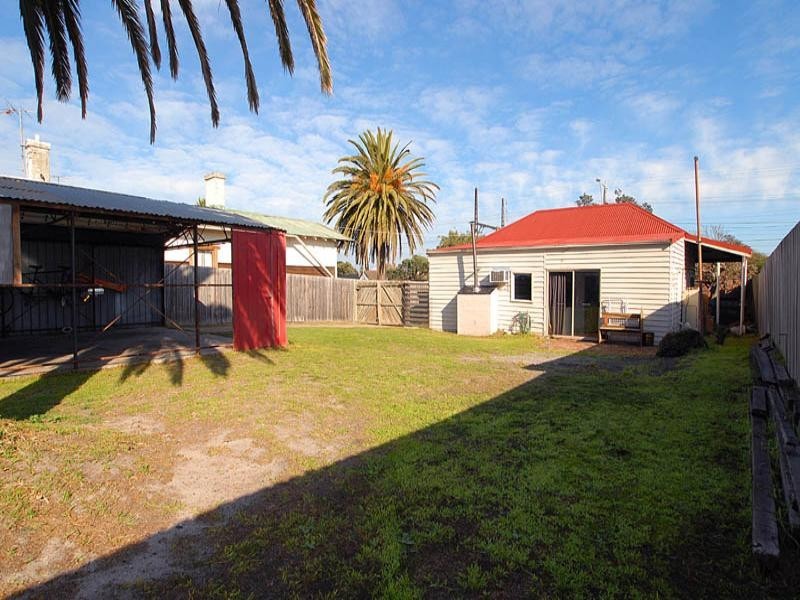 242 Station Street, Edithvale VIC 3196