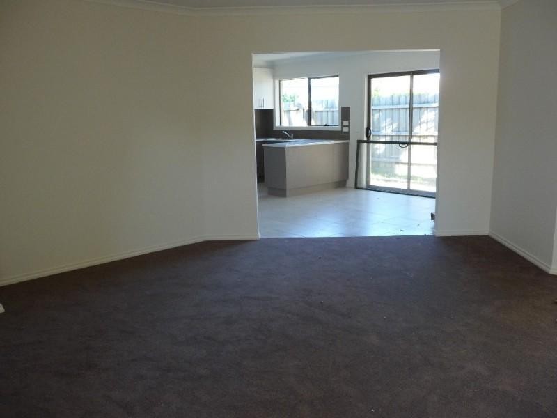 2/16 Chicquita Avenue, Seaford VIC 3198